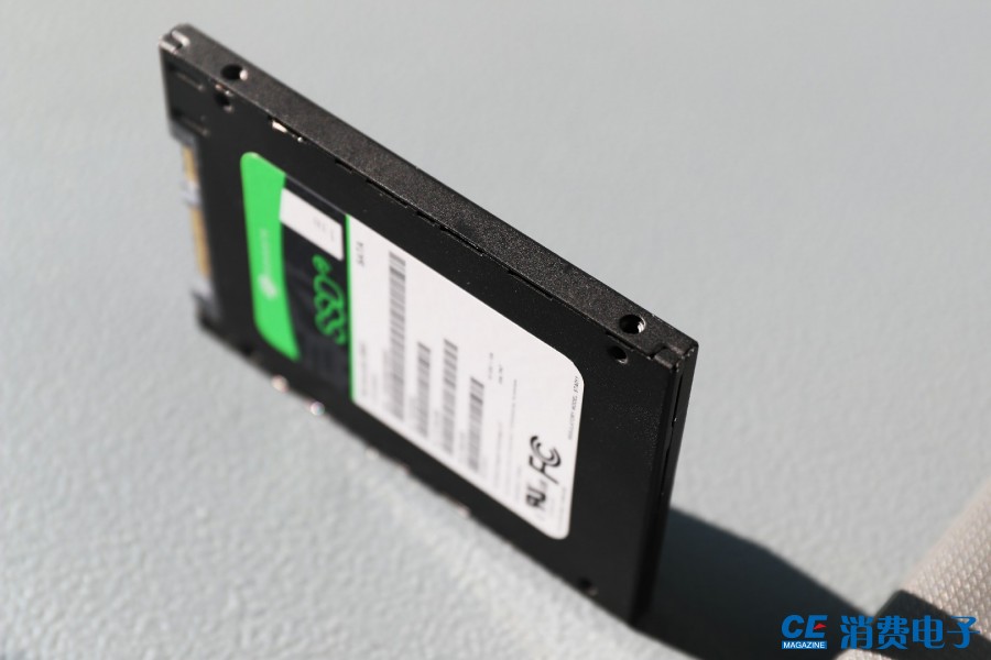 希捷新酷鱼2t固态硬盘评测,希捷酷鱼与长江移动固态硬盘对比