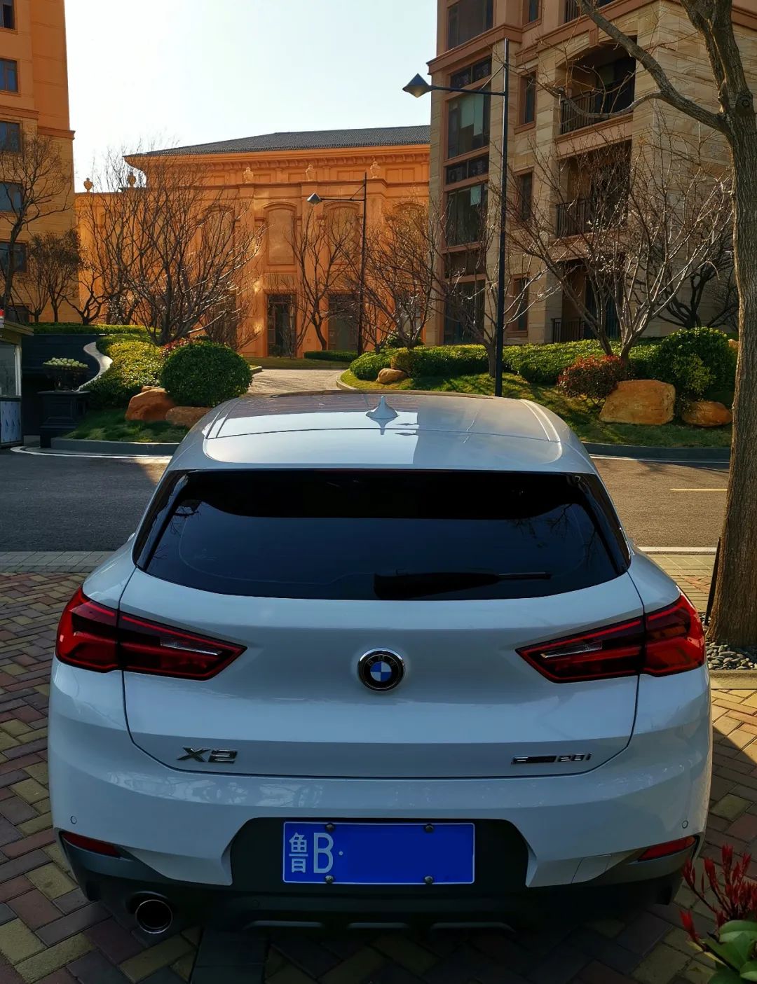 刚提的宝马车竟然有异响太气人了,宝马车轮有声音