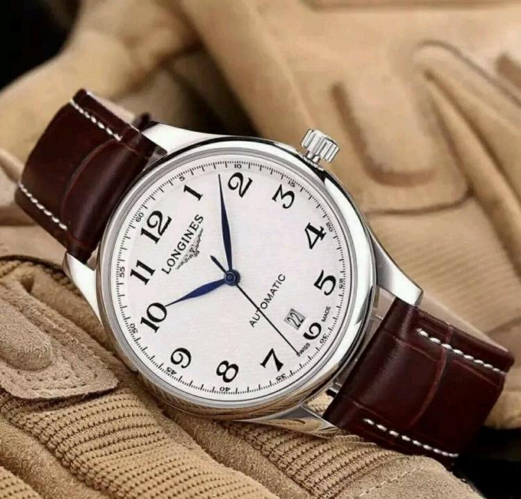 浪琴康卡斯表带划痕可以抛光么,新买的浪琴手表有划痕怎么维权