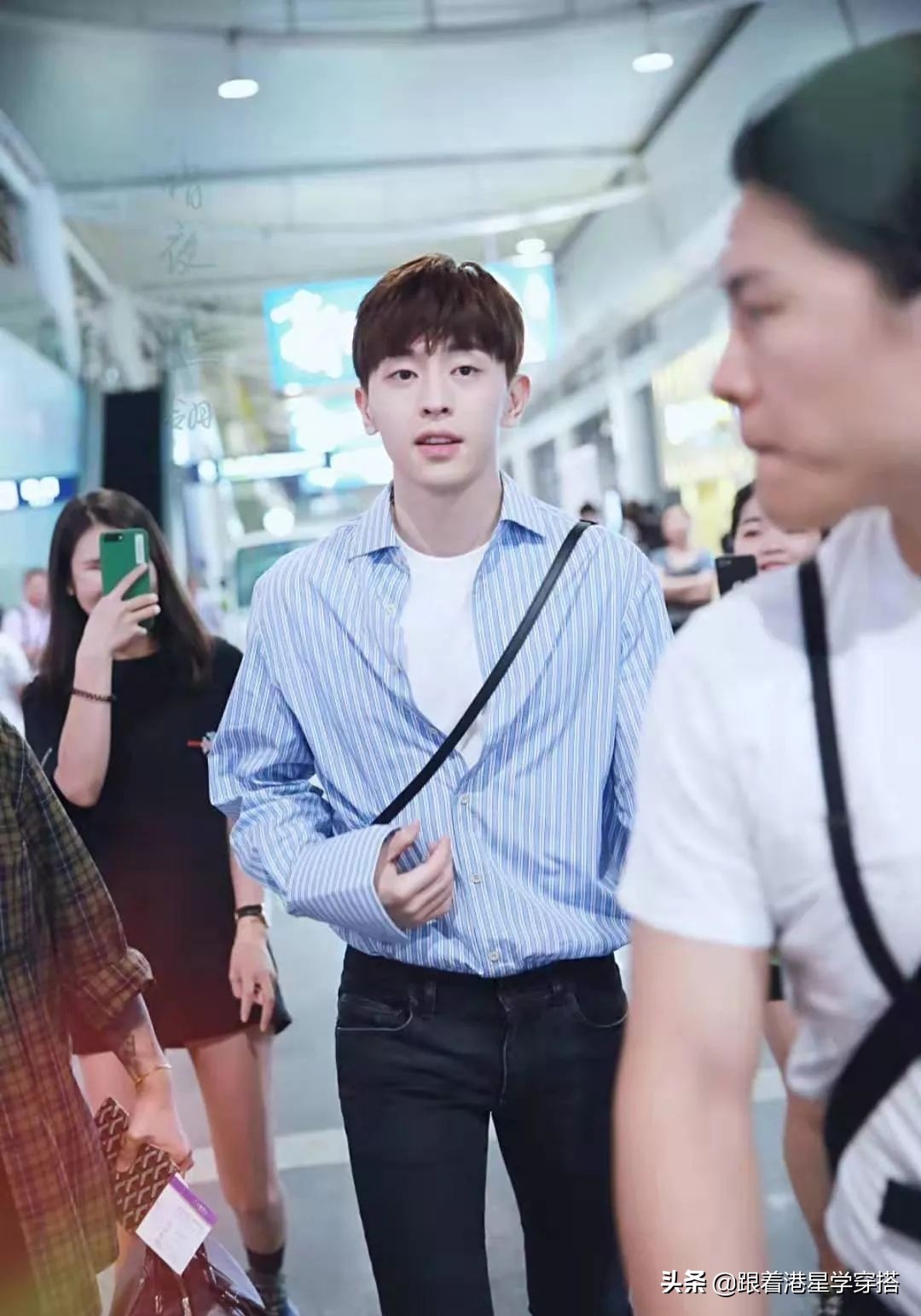 黎明原振侠西装,黎明原振侠穿搭黑皮衣