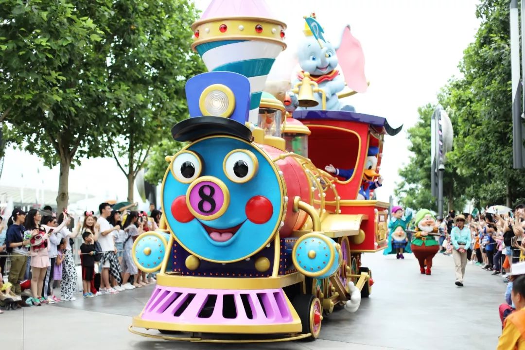 暑假两个人去北京五六天2000够吗,暑假两个人去青岛多少费用