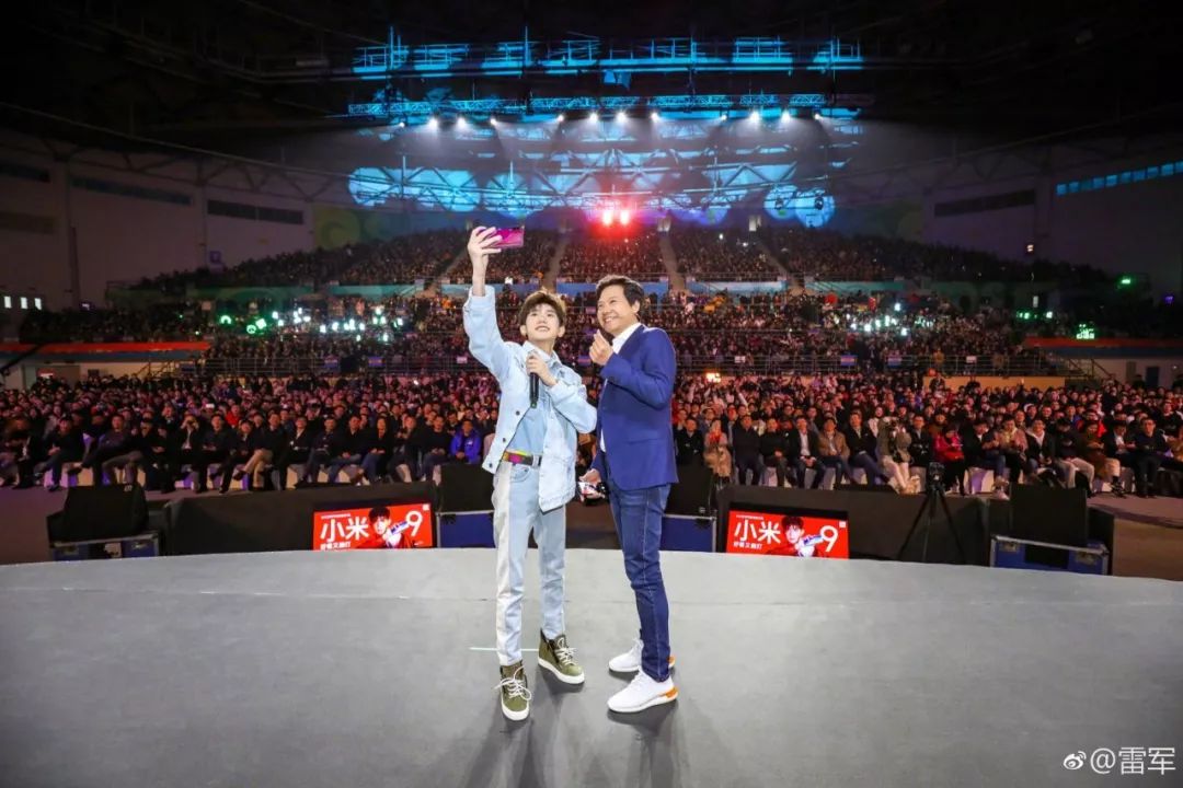 yeezy黑色上脚,王源球鞋