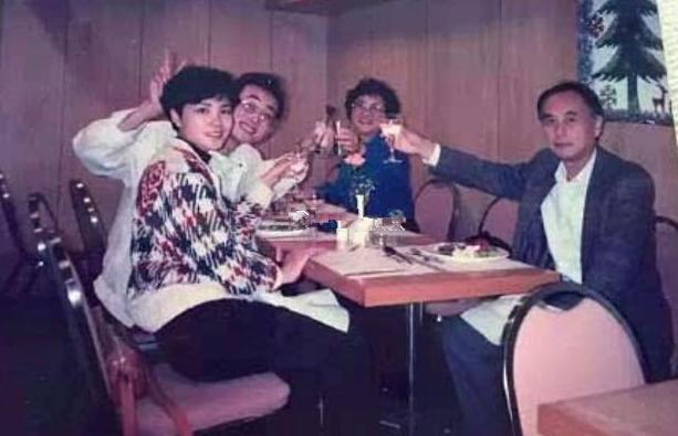 娱乐圈三大奇女,娱乐圈三大美人三角恋