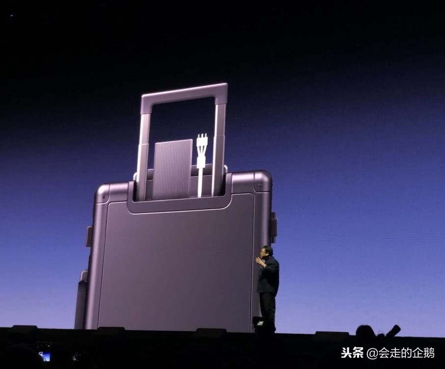 锤子不卖锤子,开始卖旅行箱了!