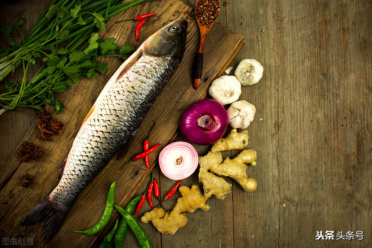 钓草鱼调漂的正确方法李大毛,韭菜直接挂钩钓草鱼的方法