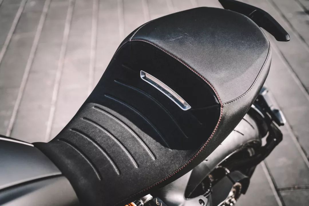 2022款杜卡迪1260s试驾,杜卡迪1260s是复古还是街车