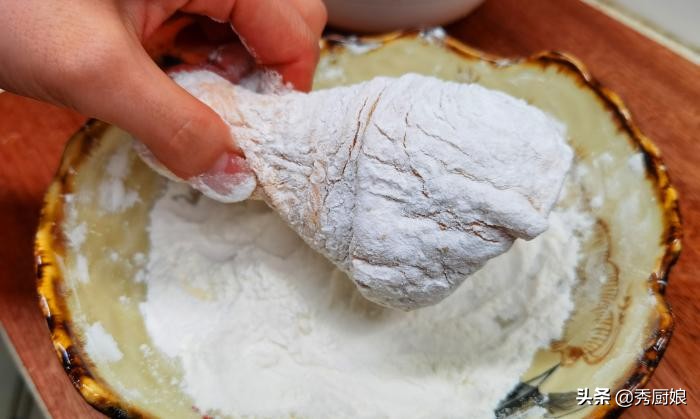炸鸡腿放淀粉的做法,炸鸡腿用鸡蛋面粉的做法
