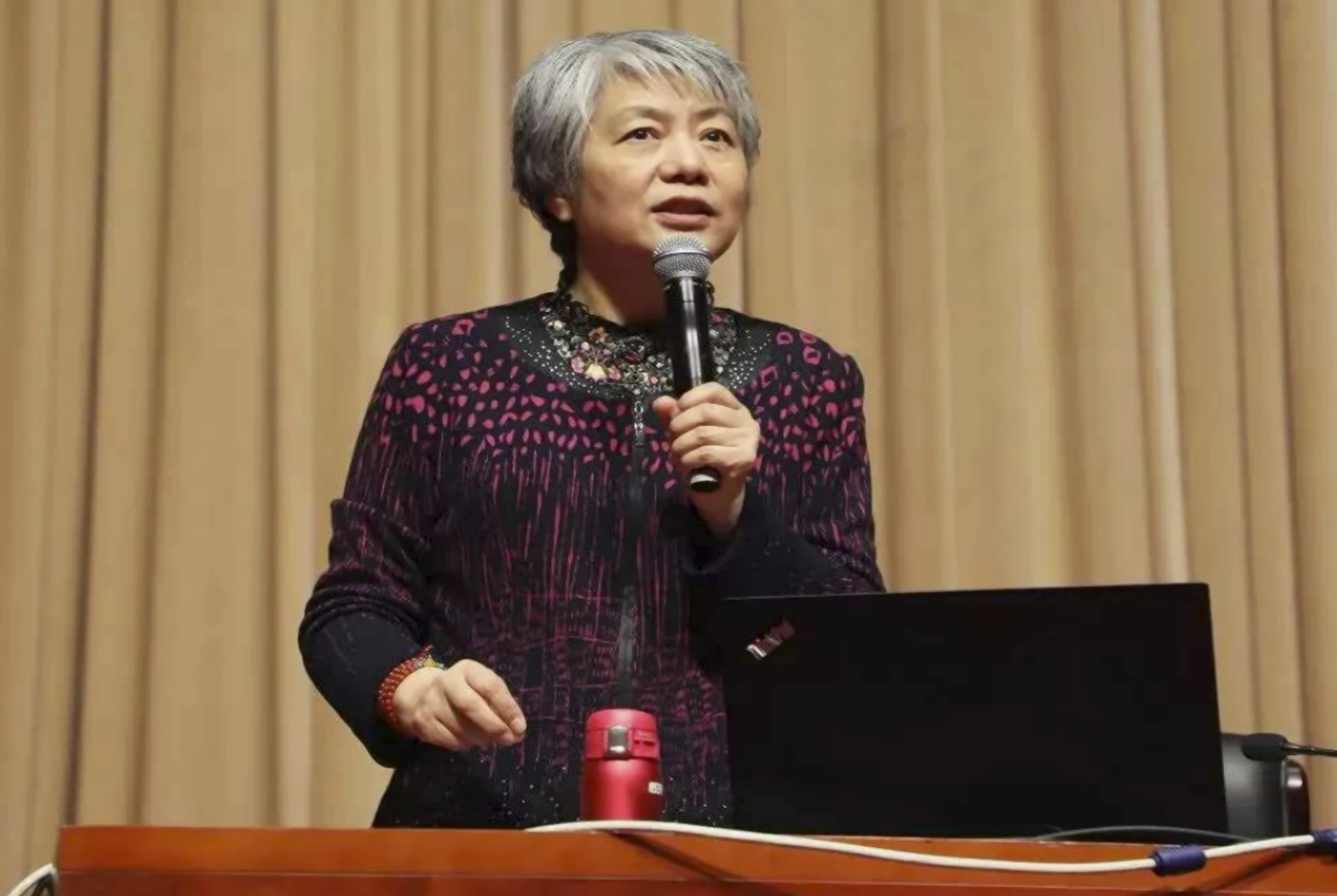 李玫瑾孩子无法适应社会,李玫瑾谈孩子背叛家庭的后果