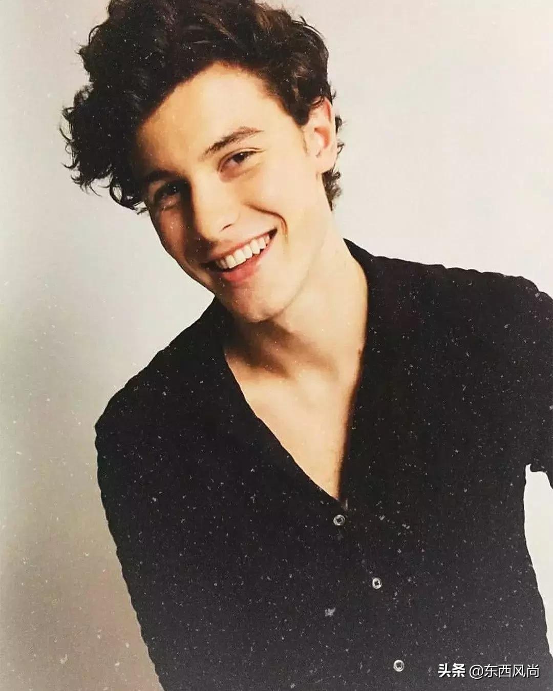 萌德确认了CK最新代言人的身份，网友呼吁裤子必须穿好！