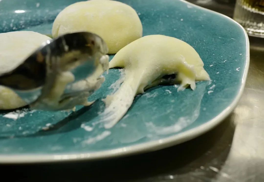 万人定闹钟早起云约早饭，为了去世界各地摆摊卖小吃做准备