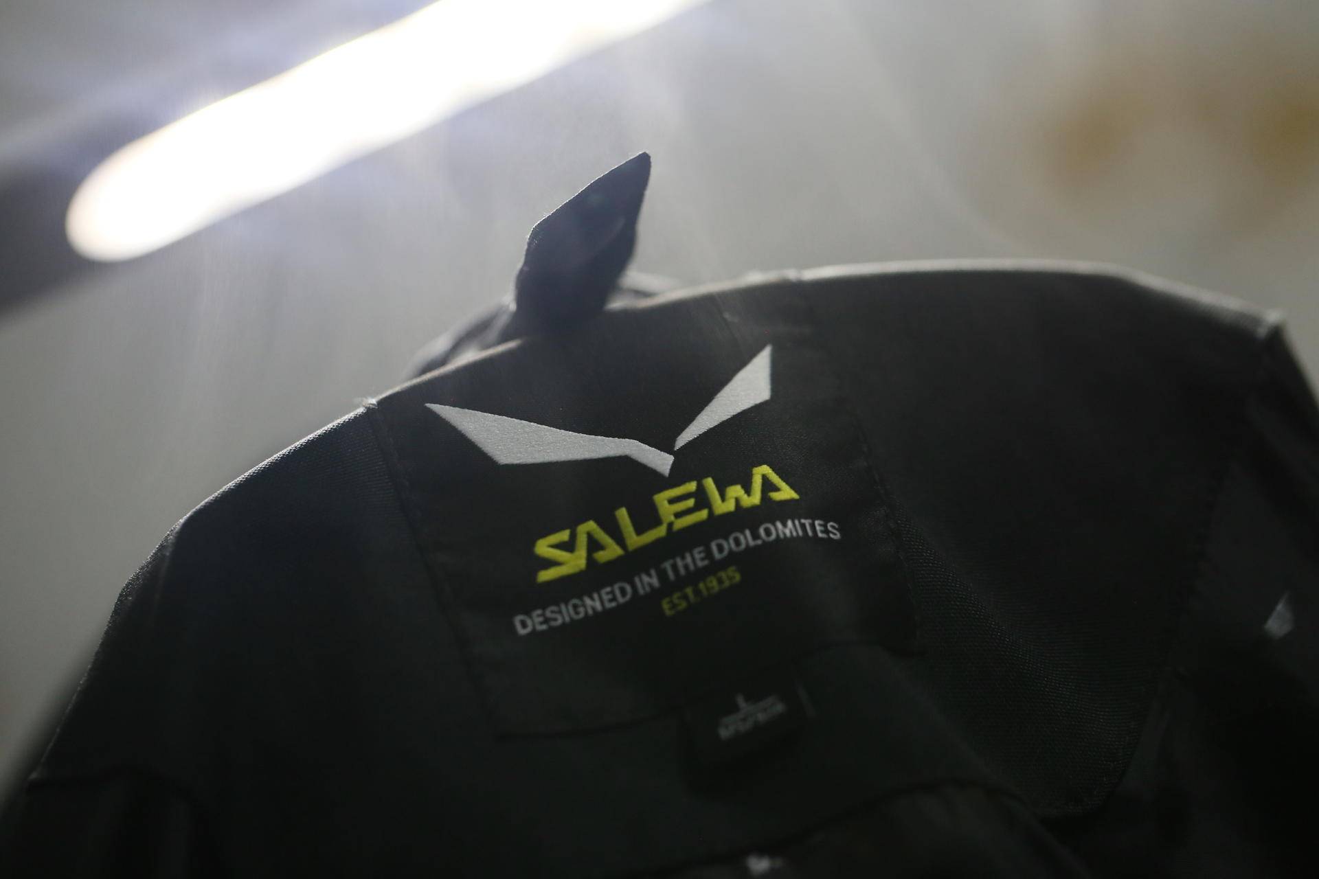 冲锋衣选购攻略冲锋衣什么牌子好,沙乐华冲锋衣怎么样