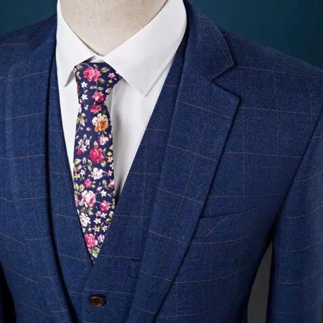 男人学会挑选西装尽显男人之风,男人如何挑选第一件西装