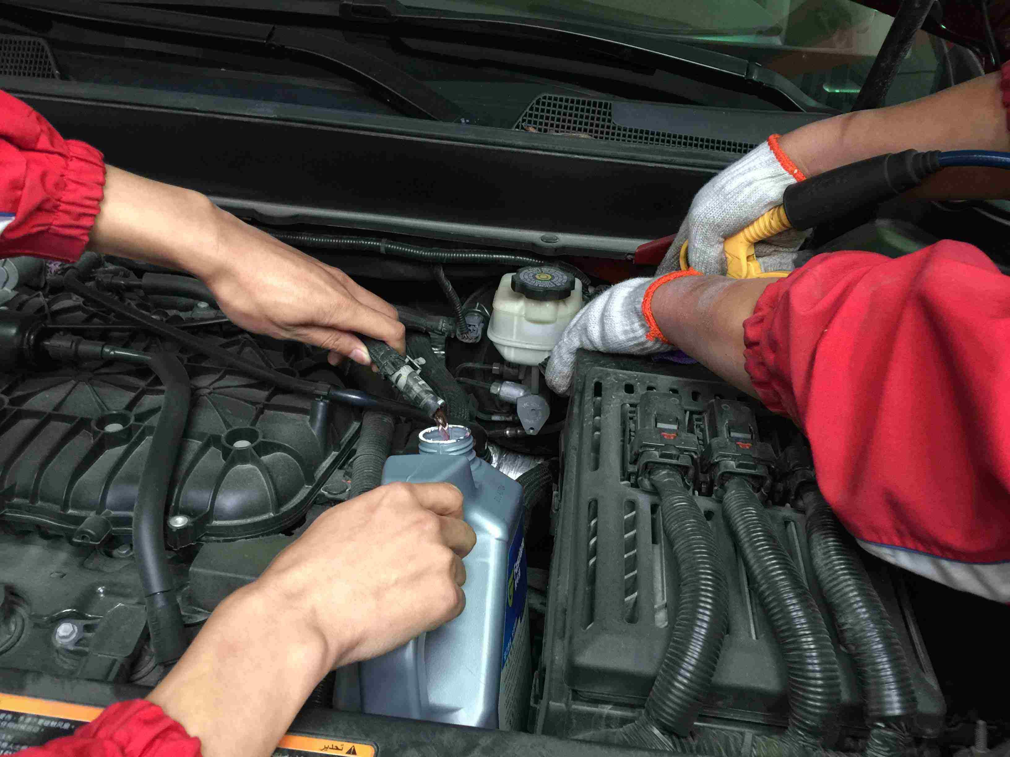 汽车防冻液更换步骤是什么,明锐自己动手更换防冻液图解