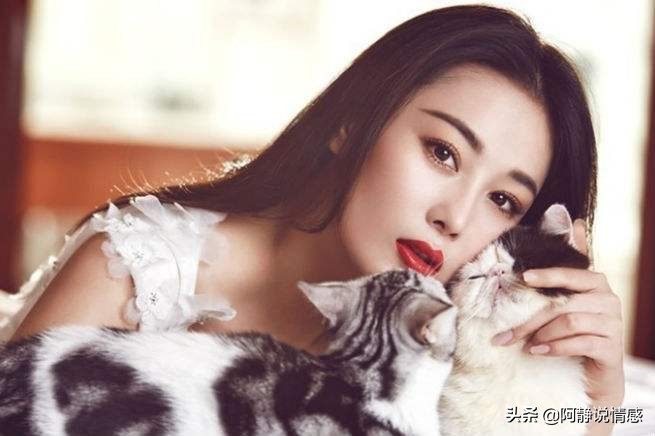 女性的这5个行为，表明她在对男人揩油！