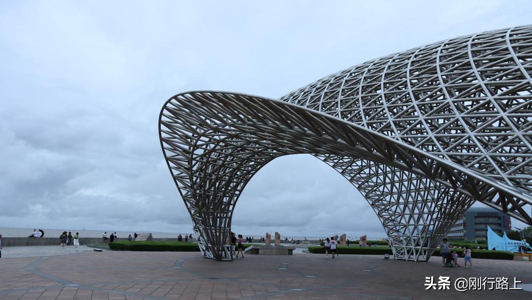 上海东南角，可以看到第一缕阳光升起的滨海之城——南汇新城