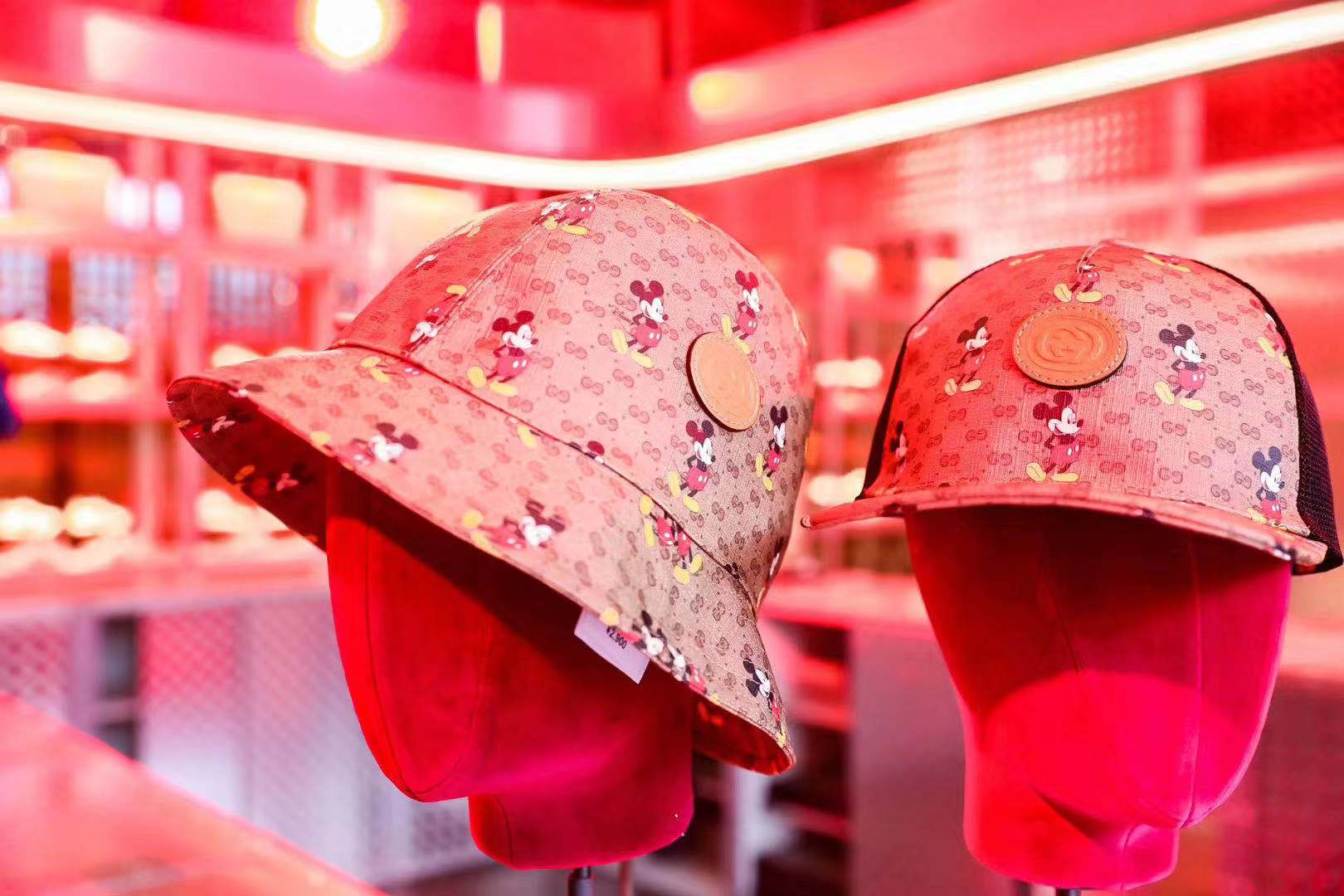 gucci古驰全新终曲时装系列发布会,古驰gucci系列产品