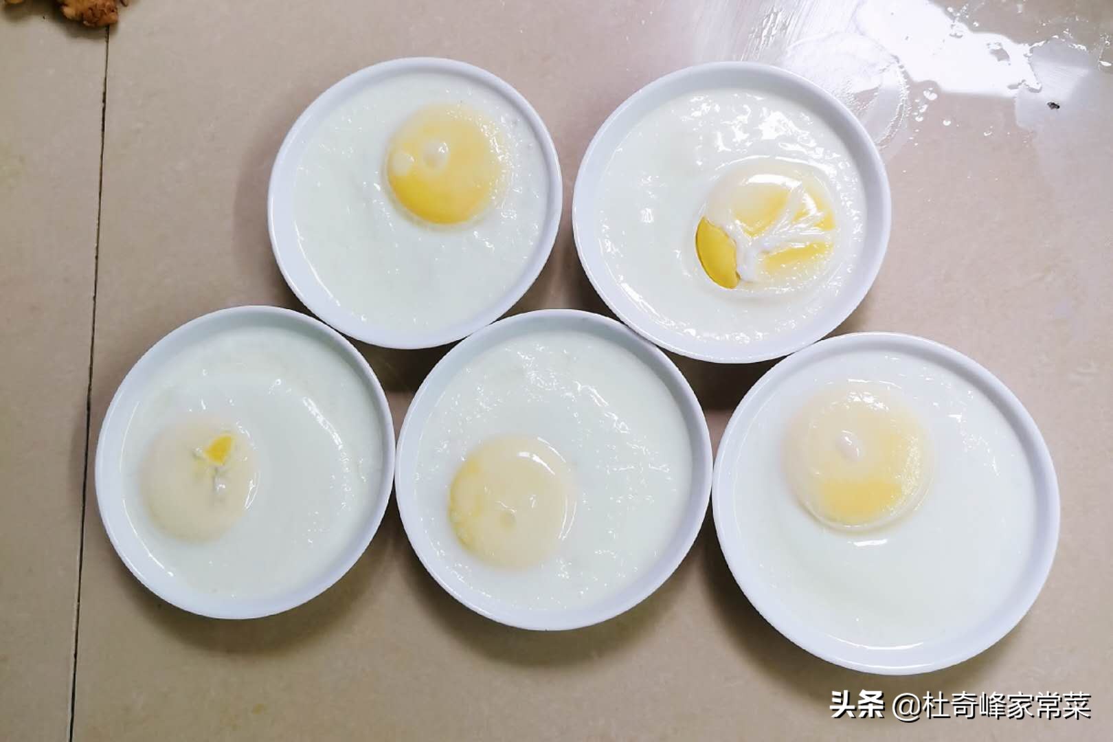 荷包蛋怎么煎不破散，老厨师教你这样做，非常简单，一看就会