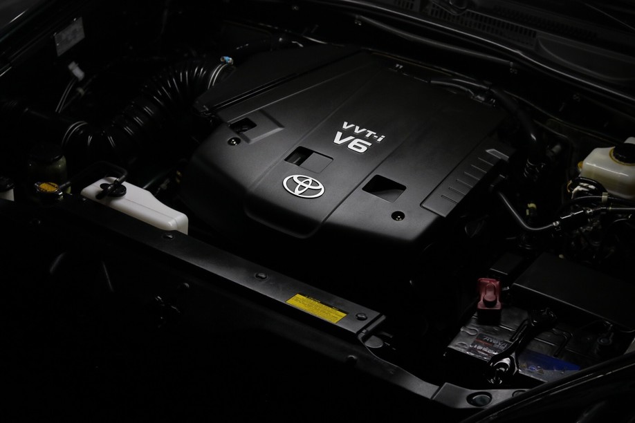 怪兽修车:修复一辆09款中东版丰田霸道,最终旧车变新车