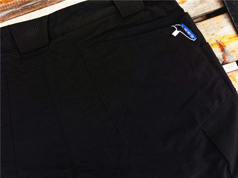 是短裤,也是移动的工具库——单导“黑洞”短裤简评