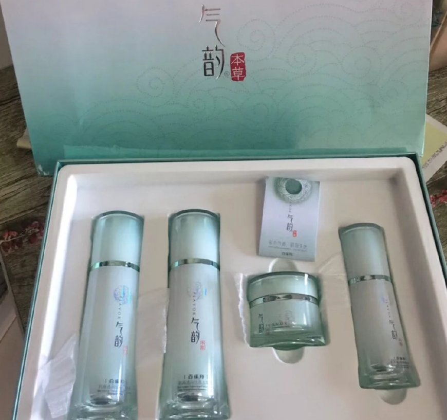 性价比高保湿水乳,水乳测评红黑榜学生党11岁开始用