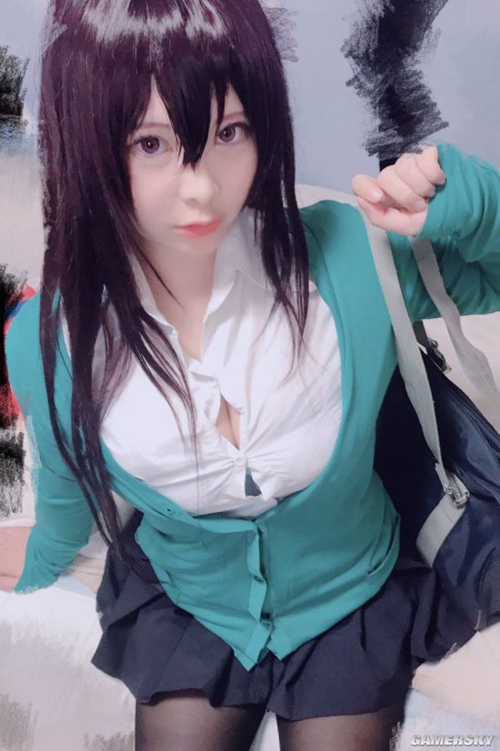 上围塞满整个衣服肉感十足的日本萌系小姐姐