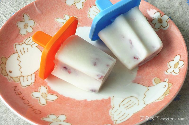 蔓越莓酸奶冰格制作,蔓越莓牛奶冰棒人参果制作