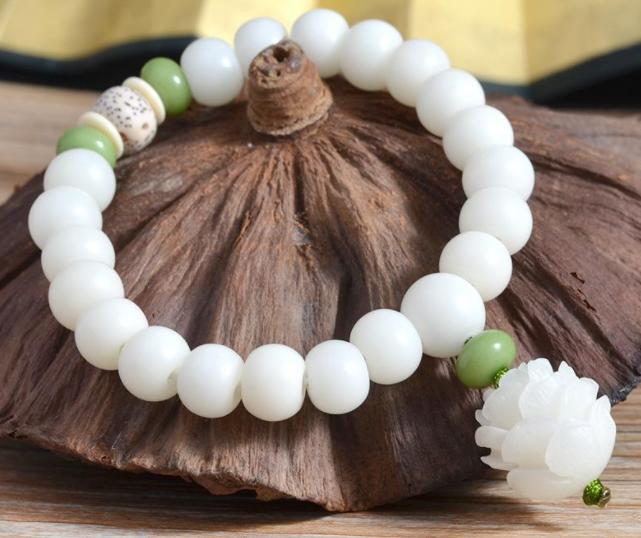 文玩金刚菩提手串保养,蜜蜡手串佩戴和保养方法