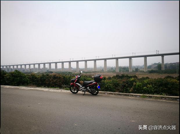 弯梁摩托车能一次跑300公里吗,弯梁摩托车可以连续骑行多久