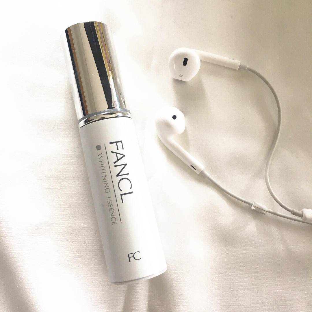 一直在美白却越来越黑的原因,为什么用了美白精华反而黑了