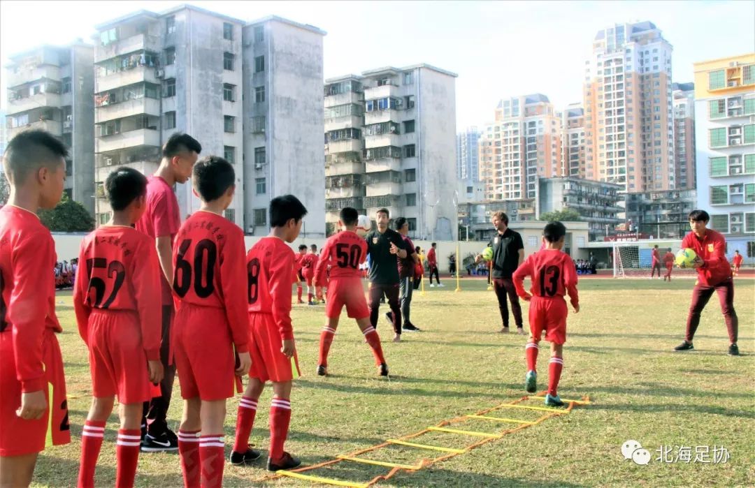 与世界沙足巨星同场竞技,北海校园足球小将够牛