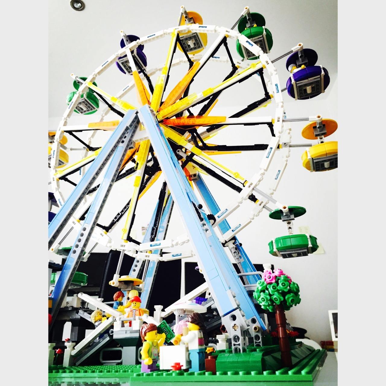 乐高跳楼机高调加入，游乐场又添新成员