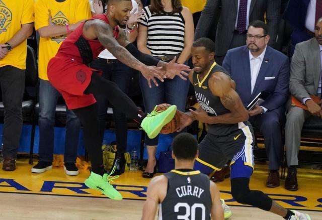 伦纳德抢劫式抢断大帝,nba抢断王伦纳德