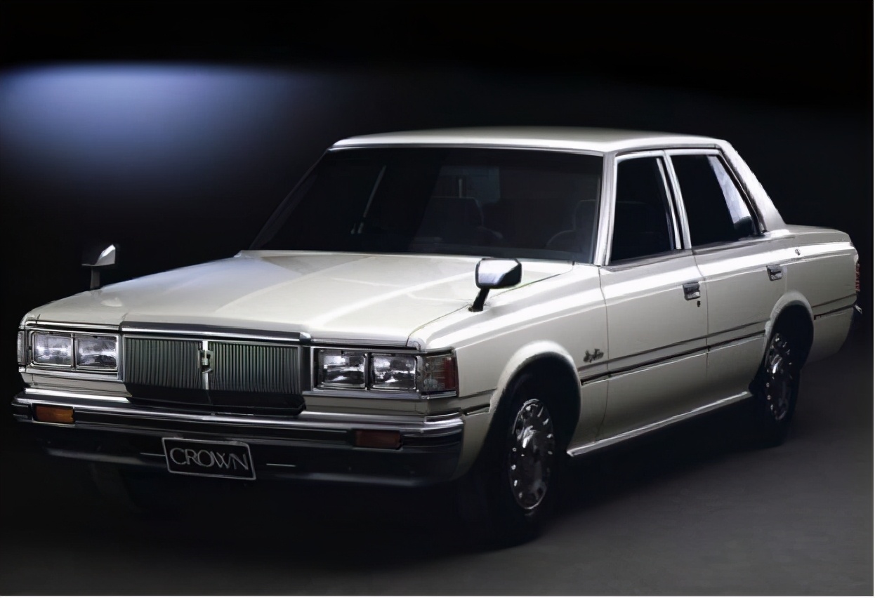 情怀皇冠12代,2005年丰田12代皇冠3.0