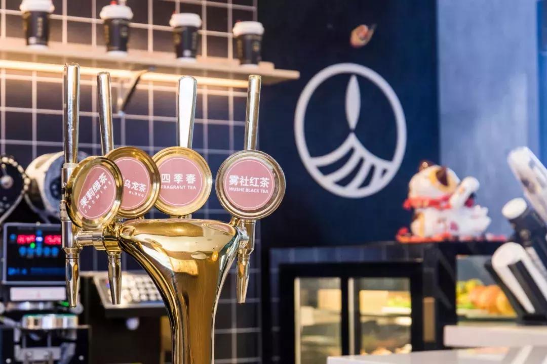 曝光！人广惊现1杯“少女*身失**茶”，快被小姐姐排疯了！