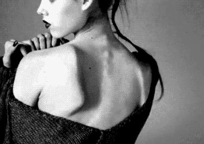 沉肩的时候肩胛骨下角翘起怎么办,肩胛骨翘起真的可以改善吗