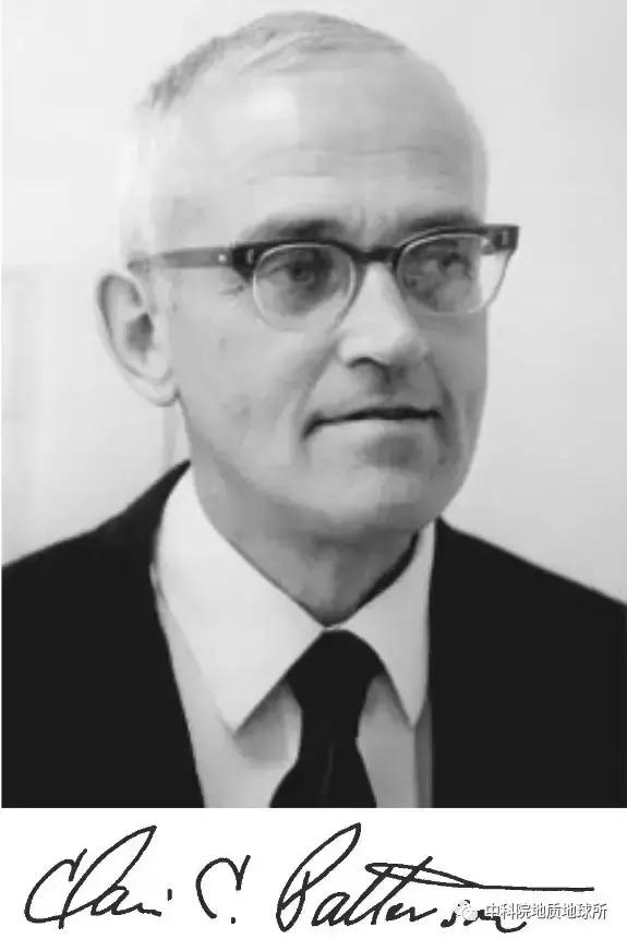 墨西哥海湾陨石撞击坑深度30km,较大的陨石撞击坑又称环形山