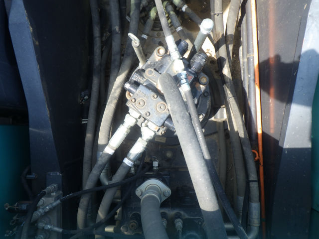 神钢sk200-3二手挖掘机图片,二手sk200-8挖掘机多少钱一台