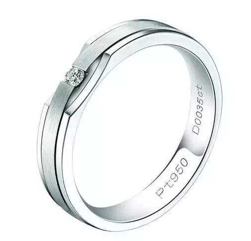 挂首饰上的小标签都看得懂吗？少一个字赔三倍