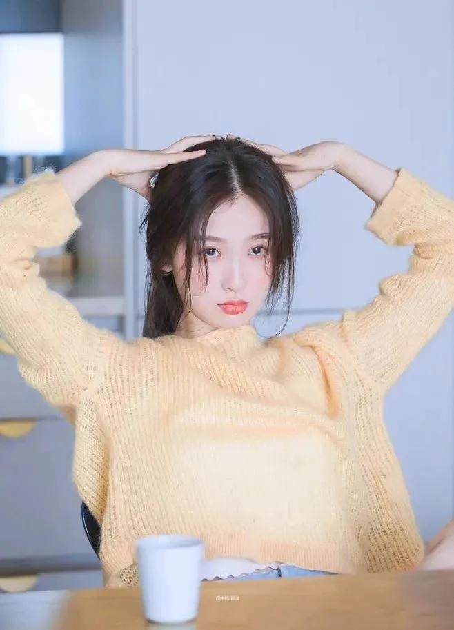 杨超越朦胧感,杨超越小鹿眼