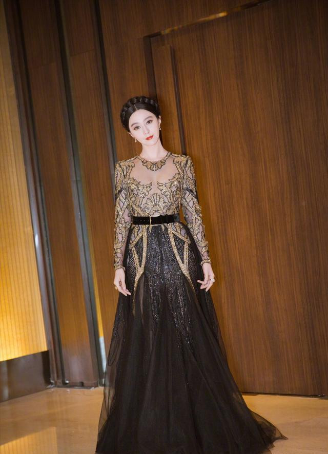 范冰冰尽显身材,范冰冰展示身材的视频