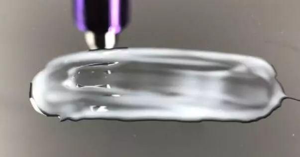 「评测」这7支美白精华,满足了敏感肌的我对提亮淡斑的所有幻想