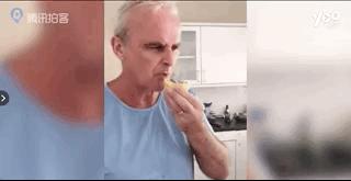 在国外卖皮蛋和咸鸭蛋被抓？歪果警方：不适合人类食用…