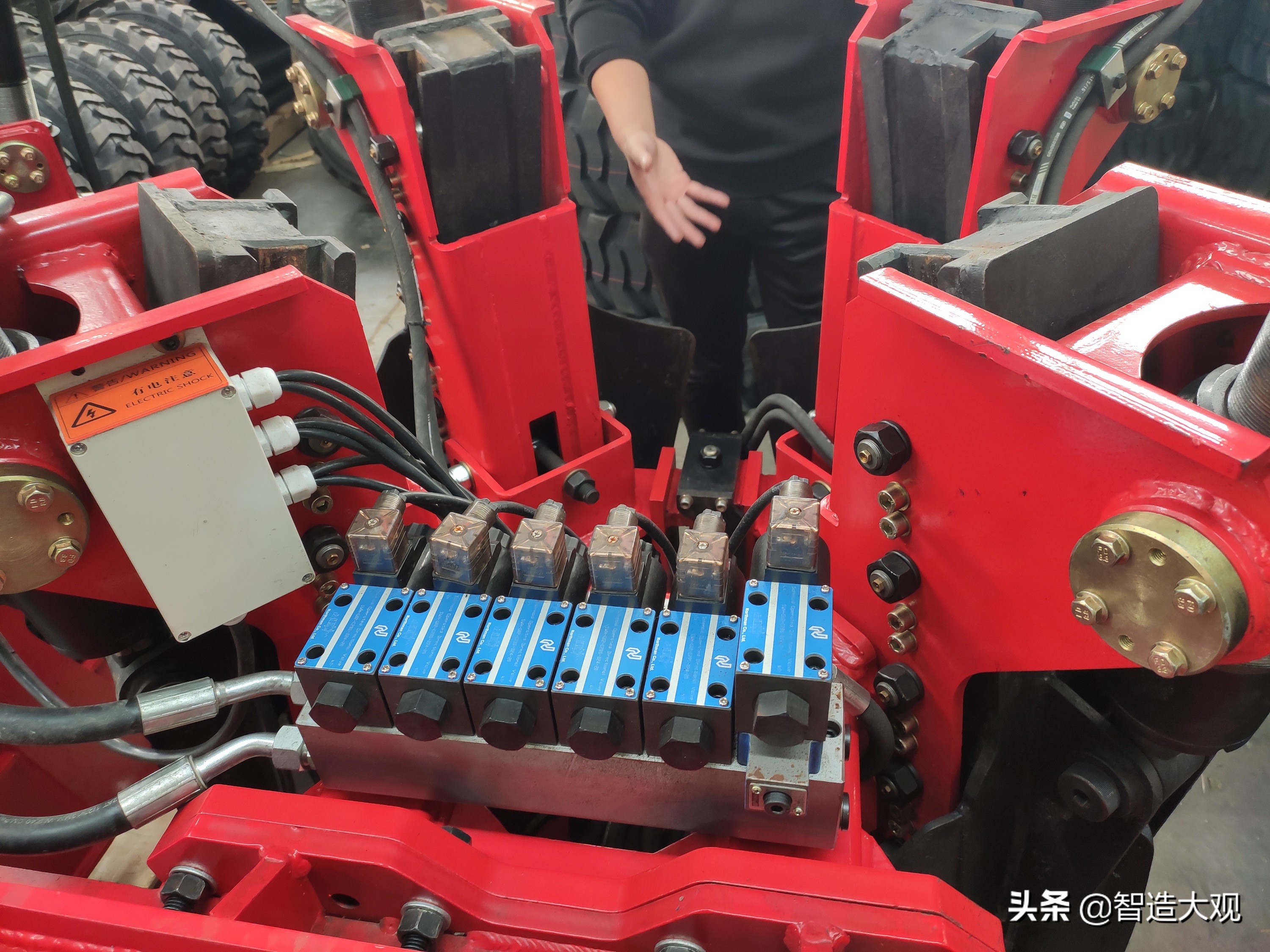 挖树移栽机视频大全,挖树种树机