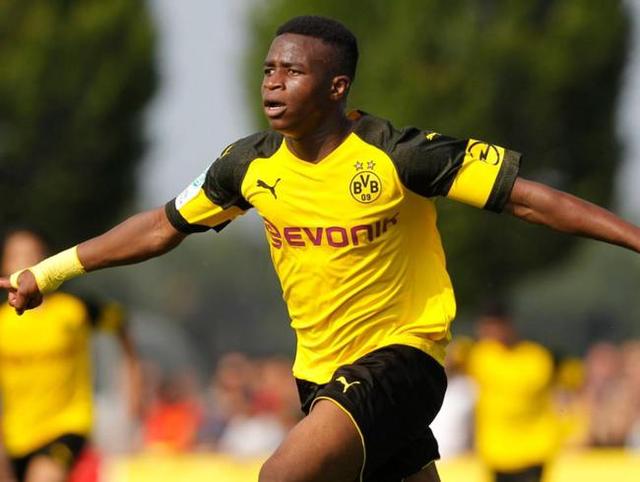 AC米兰1-0佛罗伦萨队,ac米兰13岁妖星