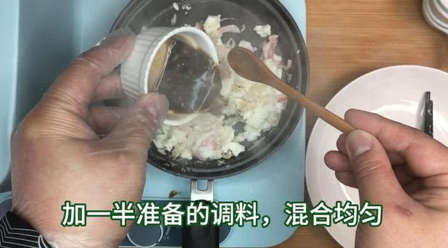 黄磊同款赛螃蟹吃法,孙红雷撒娇让黄磊给他做的赛螃蟹