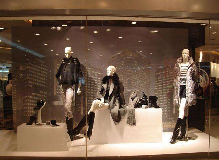 新买的衣服到底要不要用消毒水洗,新买的衣服有必要过水清洗吗