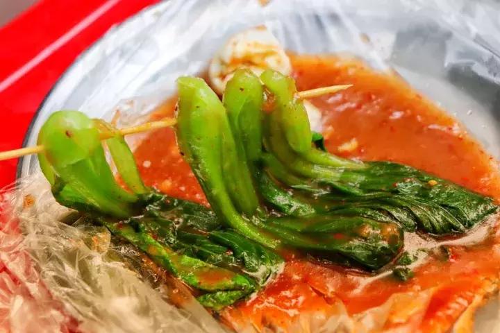 合肥麻辣串界扛把子！27年每天卖出6000+炸串，没有人能成功拒绝