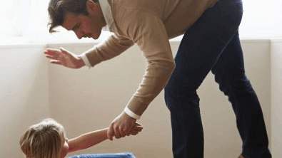 父母混合双打孩子犯法吗,爸妈混合双打女儿