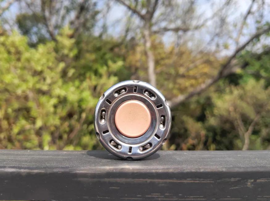 这个指尖陀螺不仅能转，还能啪啪啪？