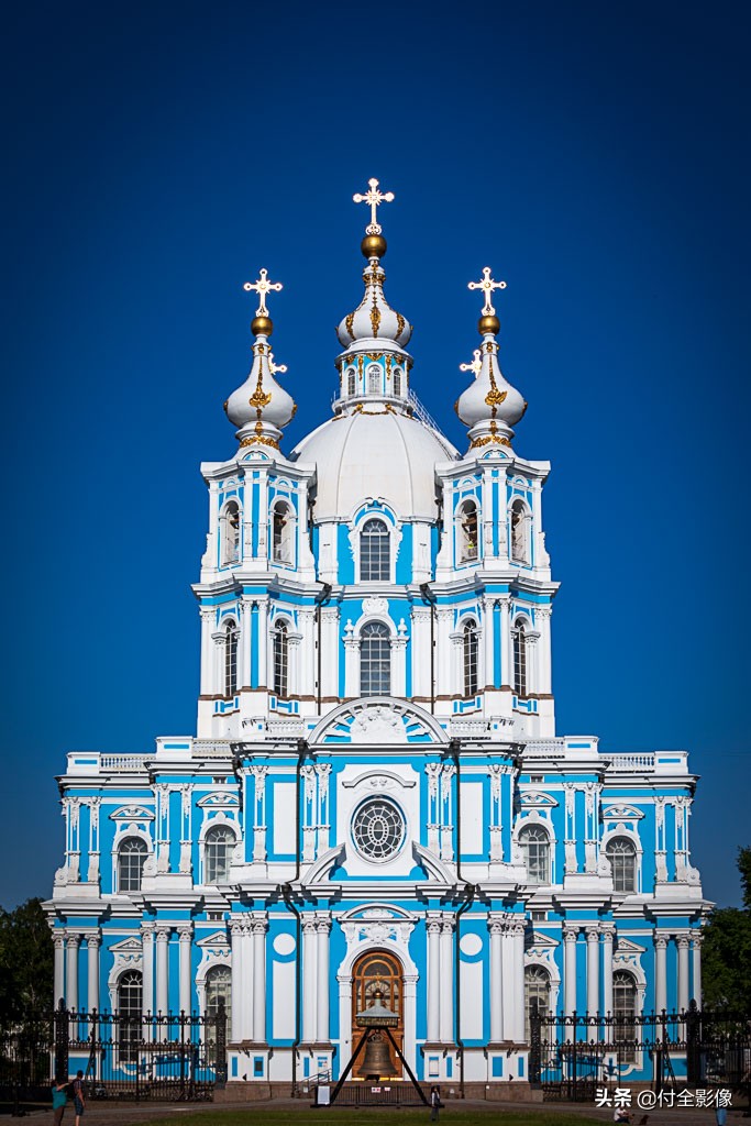 斯莫尔尼修道院主教,斯莫尔尼宫的宫殿